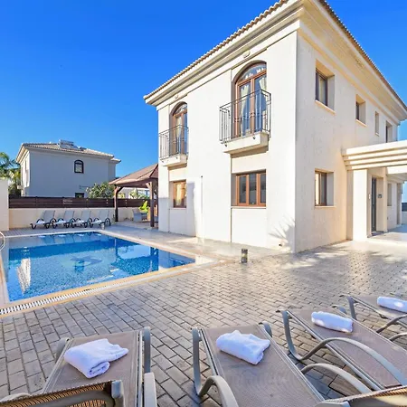 Hanns Villa *